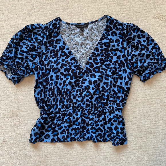 Banana Republic XS Crop Blue and black leopard print top - Picture 2 of 7